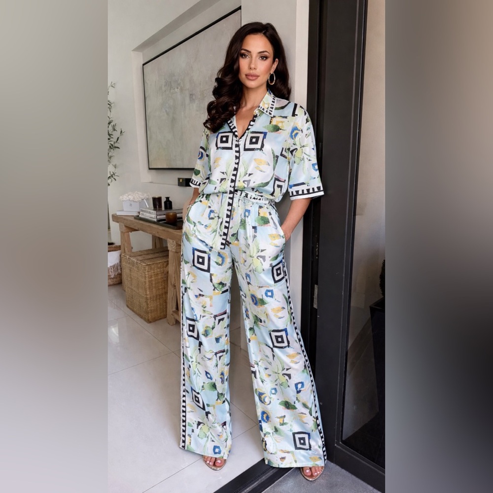 NWT Light Blue Floral Geometric Button Down Shirt with Matching wide leg Pants